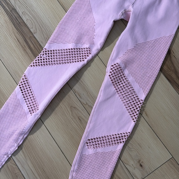 Let’s Gym Baby Pink Seamless Leggings - Picture 4 of 8